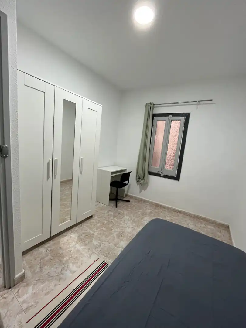 Bedroom of Flat for share in Ciutat Vella