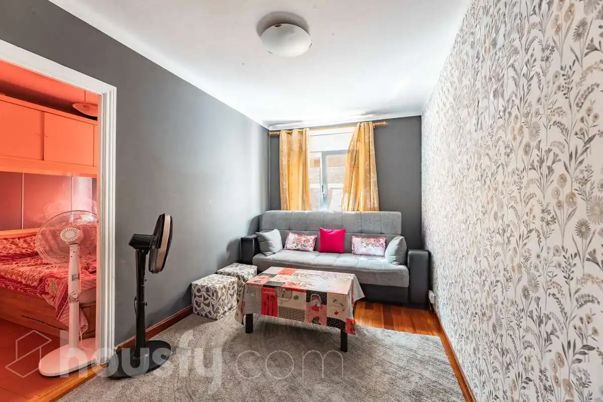 Habitación de Piso en venta en Barcelona con Aire acondicionado y Amueblado