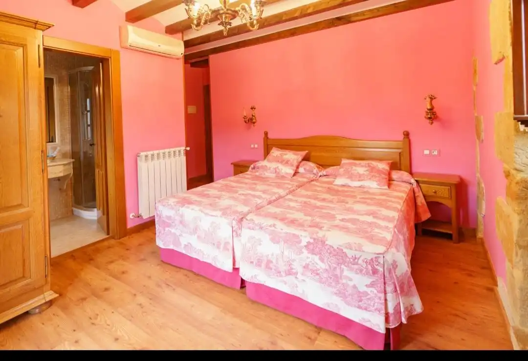 Schlafzimmer von Country house zum Verkauf in Santiurde de Toranzo