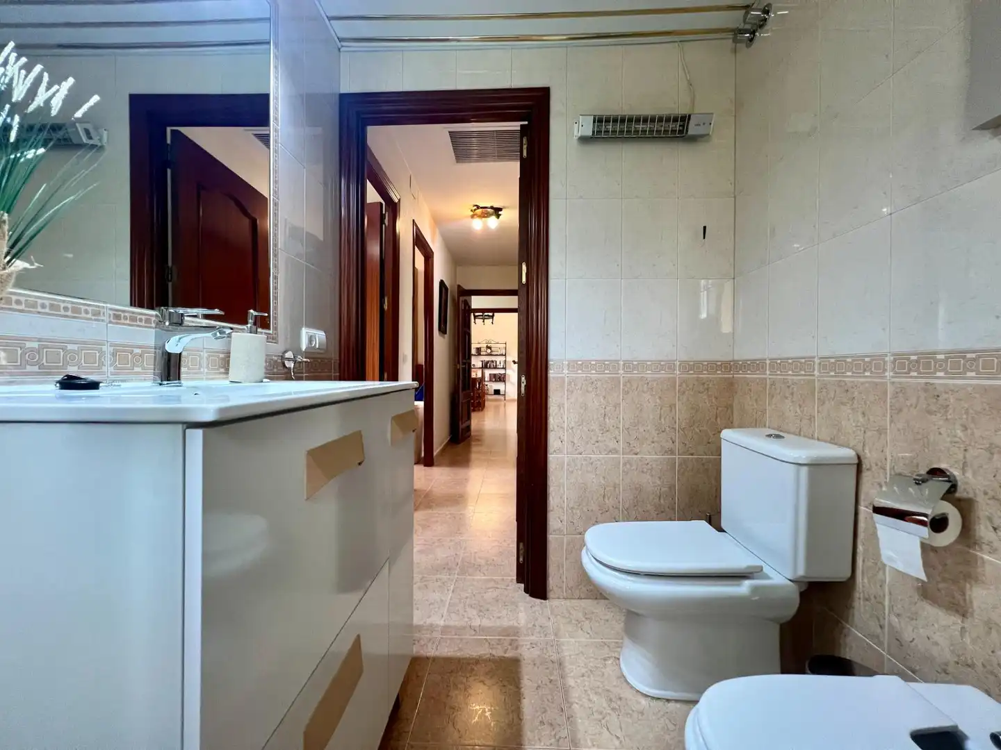 Bathroom of Houses for sale in Córdoba  with Air Conditioner and Swimming Pool