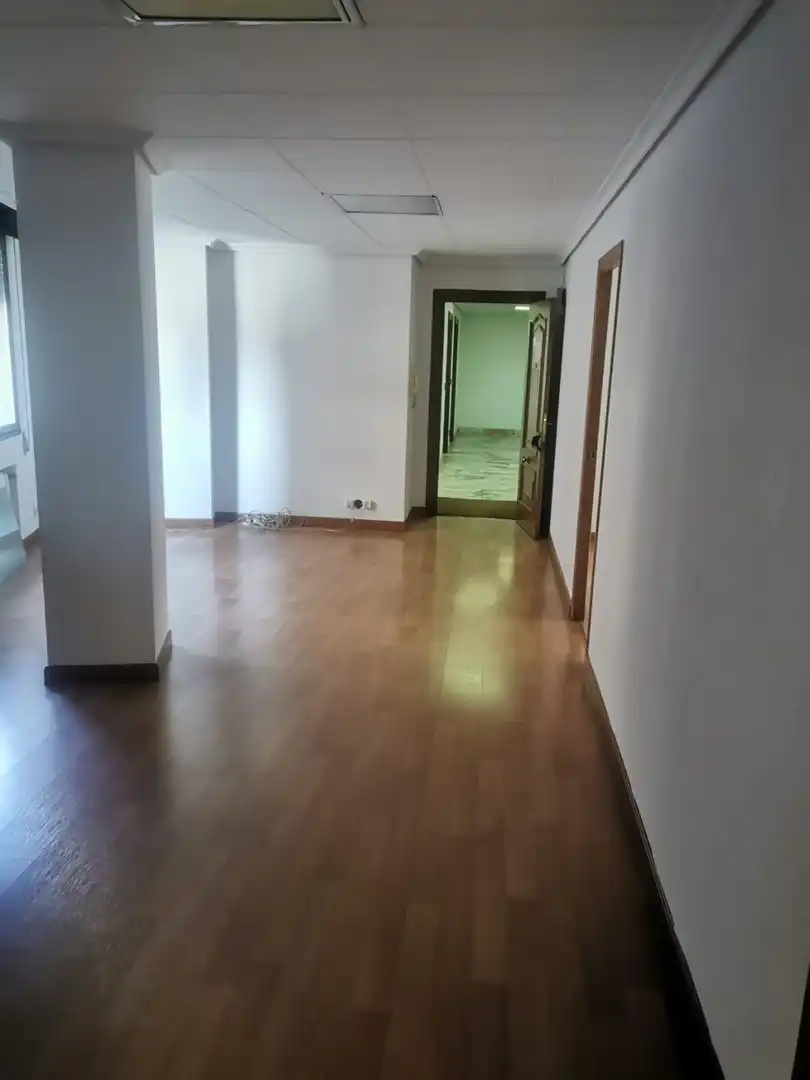 Oficina de alquiler en Avenida España, 1, Centro