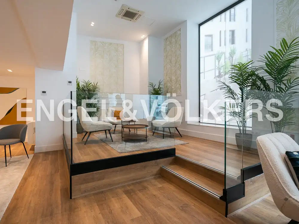 Flat for sale in Valencia  with Air Conditioner, Heating and Storage room