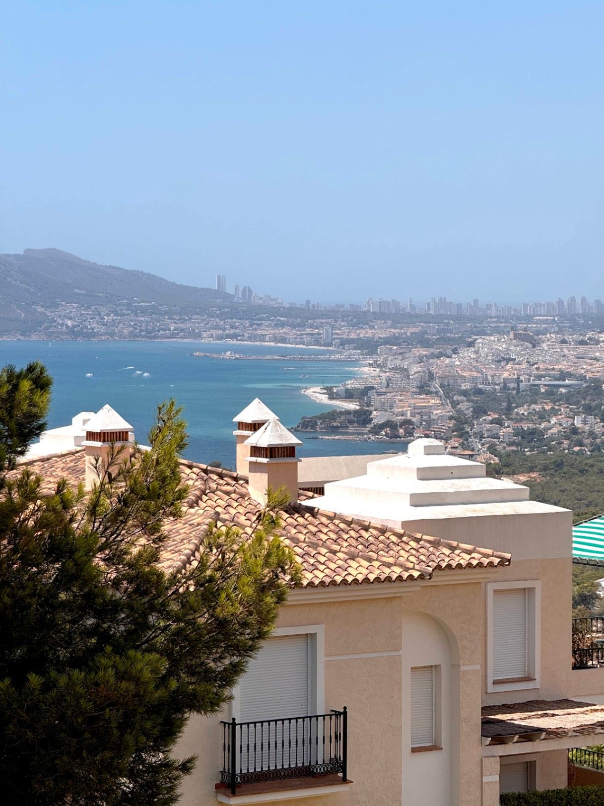 Vista exterior de Casa o xalet en venda en Altea amb Aire condicionat, Calefacció i Terrassa