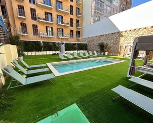 Swimming pool of Flat to rent in  Barcelona Capital  with Air Conditioner, Heating and Private garden