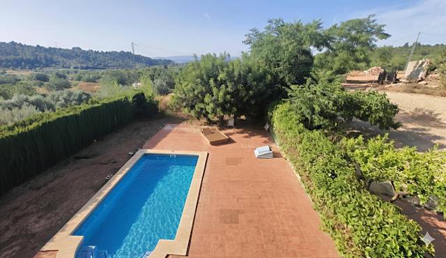 Local comercial en Venta en  Polígono 12 Paraje 18 BAIBA en Buñol