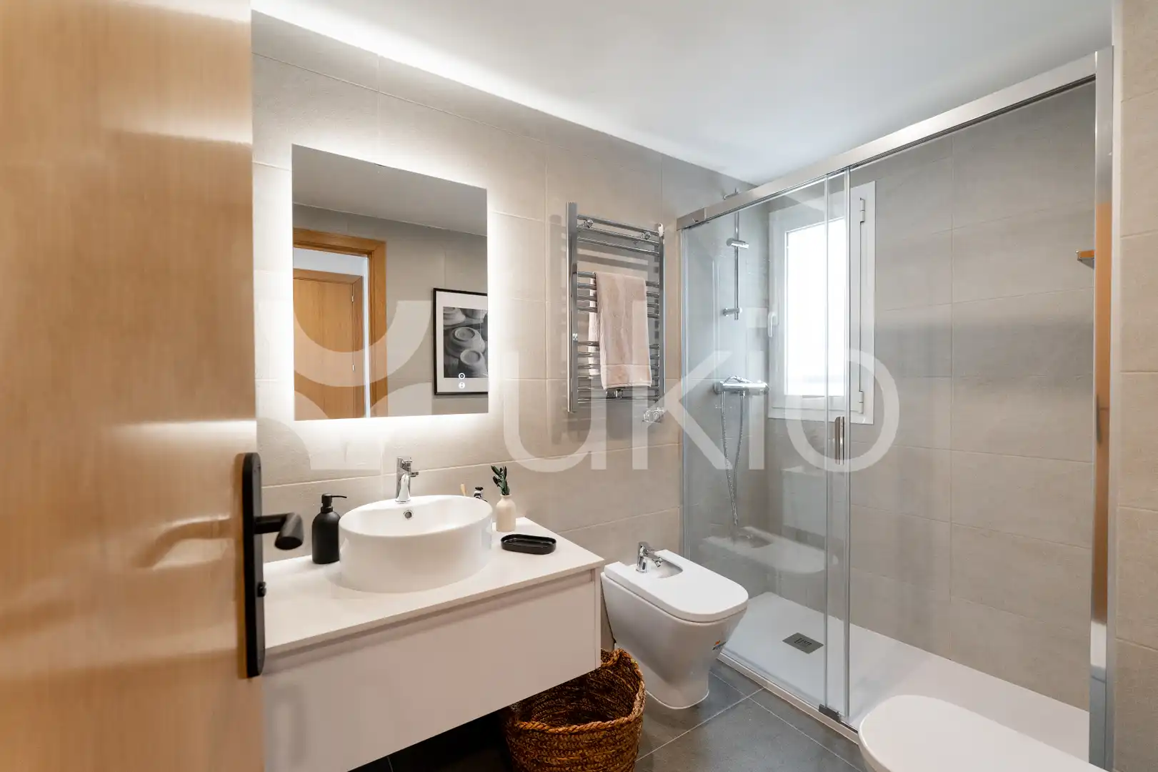 Bathroom of Apartments for rent in Madrid  with Air Conditioner, Heating and Furnished