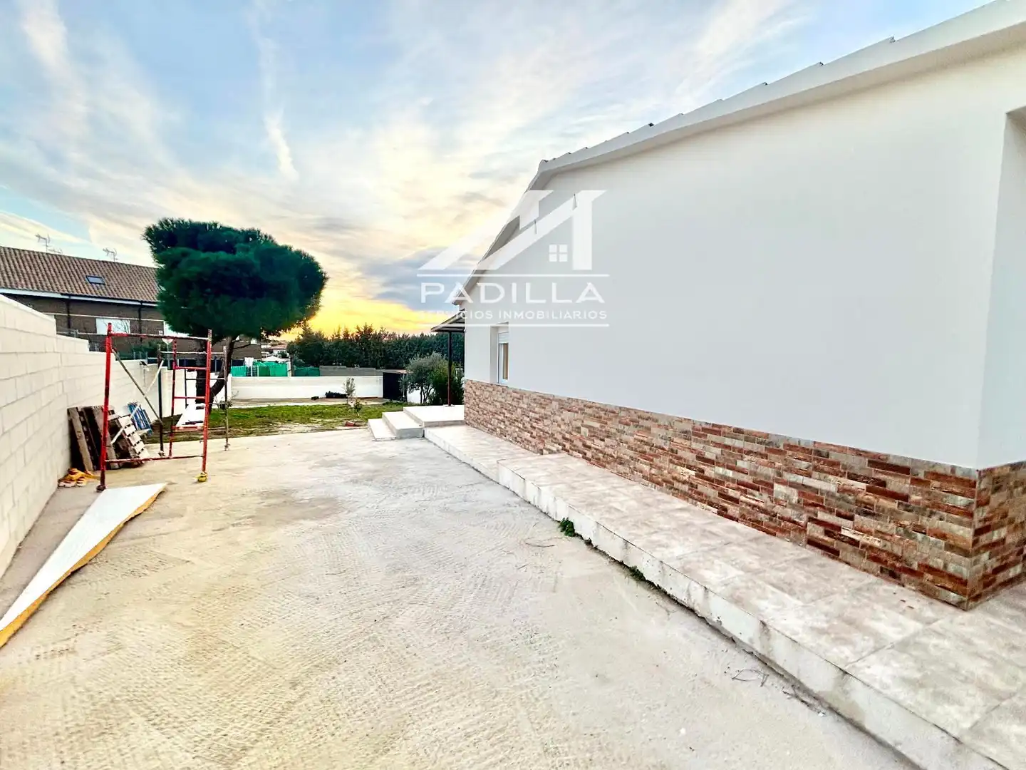Casa adosada en venta en El Viso de San Juan con Calefacción