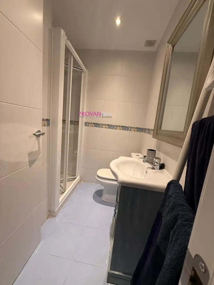 Baño de Piso en venta en Alcalá de Henares con Aire acondicionado, Calefacción y Trastero