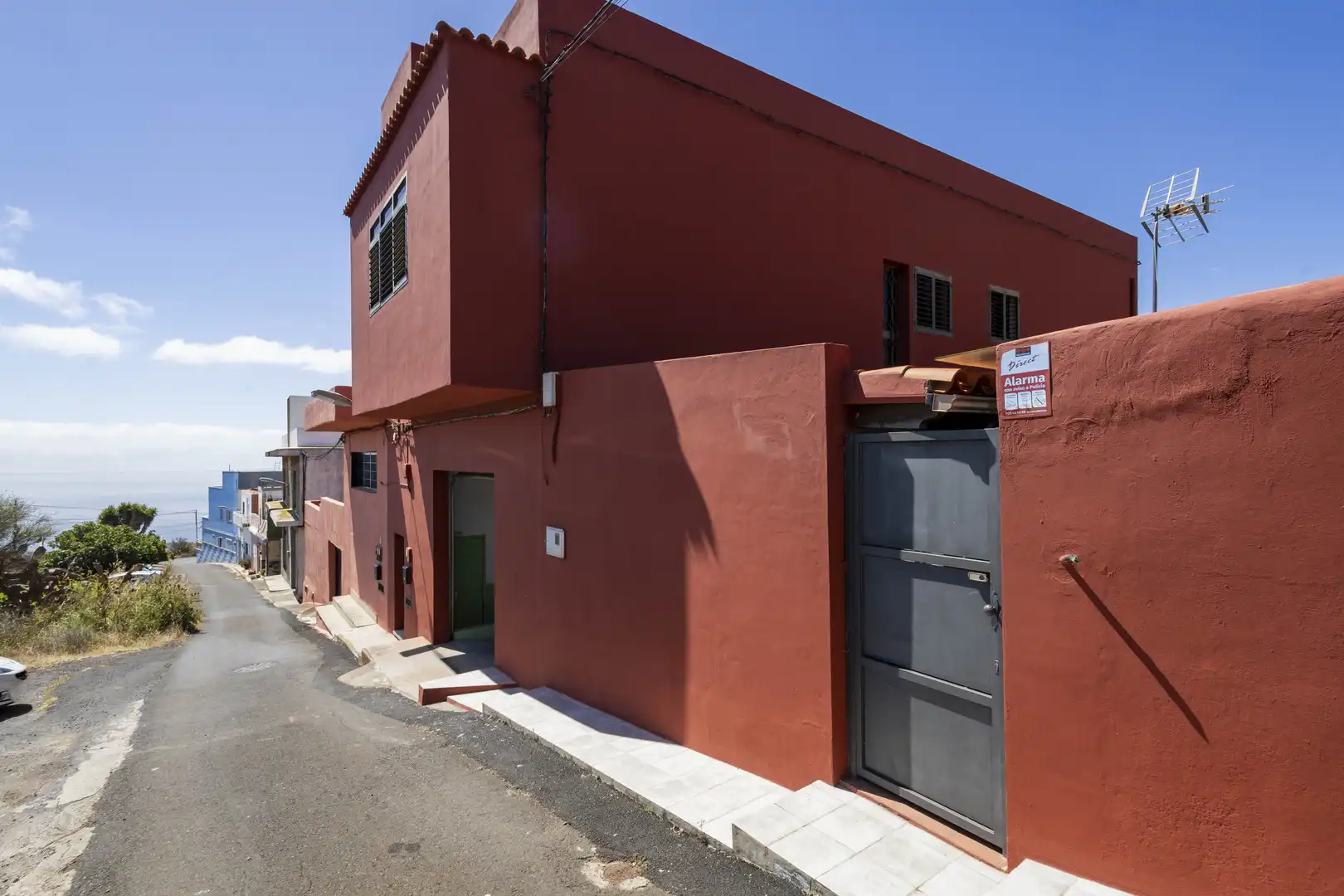 Vista exterior de Casa o xalet en venda en Santa Cruz de Tenerife amb Terrassa i Balcó