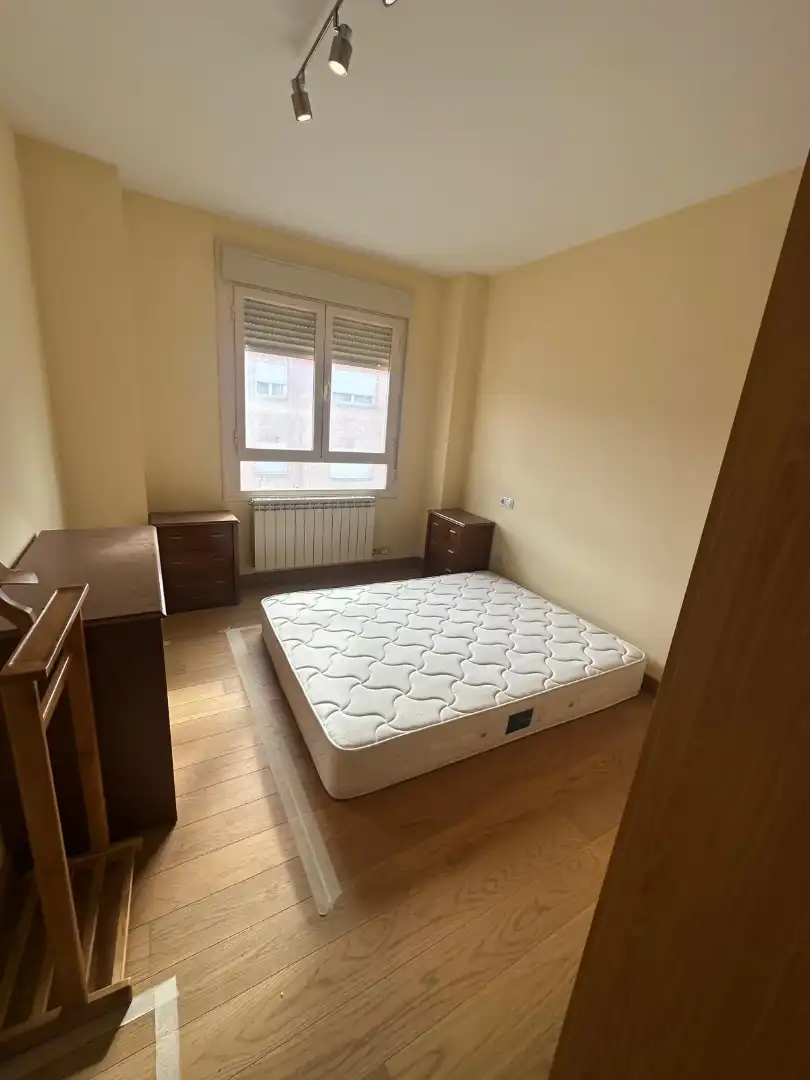Schlafzimmer von Dachboden zum Verkauf in Cenicero mit Heizung und Terrasse