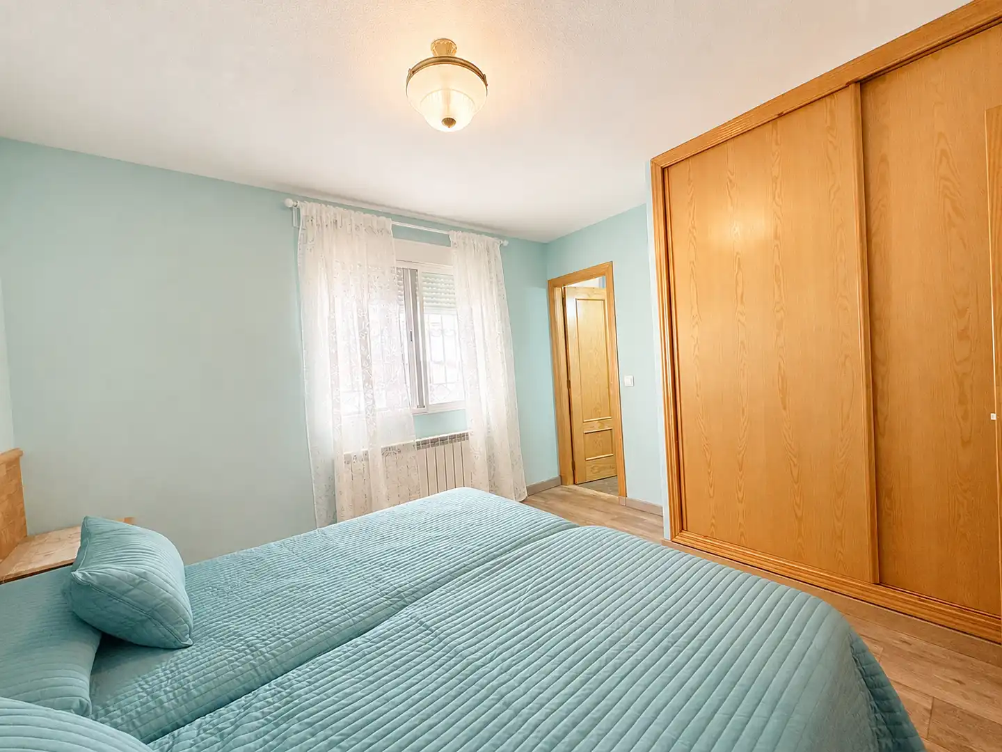Habitación de Casa o chalet en venta en Nuevo Baztán con Aire acondicionado, Calefacción y Jardín privado