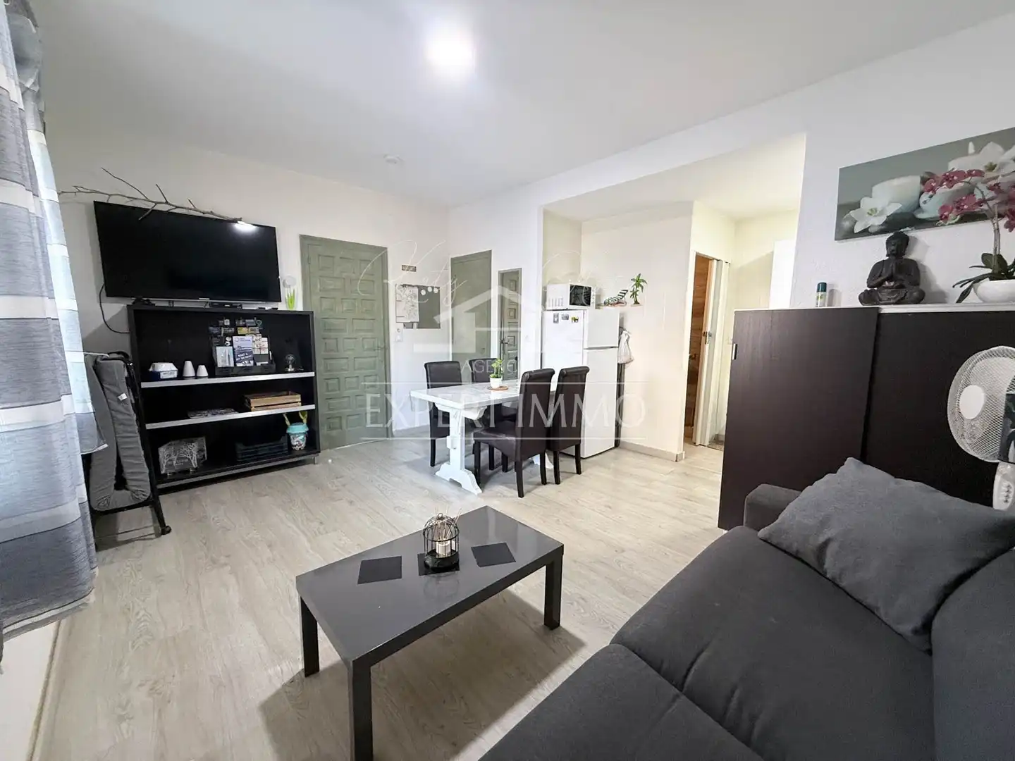 Sala de estar de Apartamento en venta en Roses con Amueblado y Piscina comunitaria
