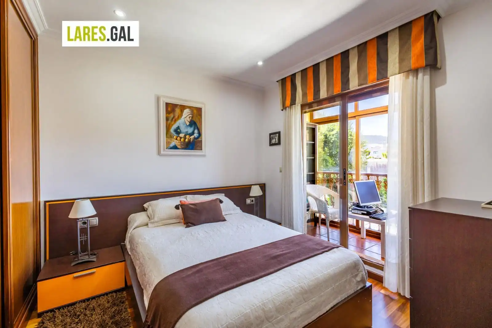 Schlafzimmer von Einfamilien-Reihenhaus zum Verkauf in Cangas  mit Heizung, Terrasse und Abstellraum