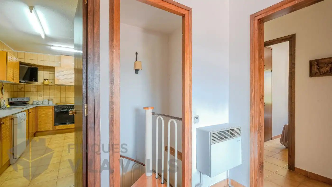 Haus oder Chalet zum Verkauf in Sant Quirze Safaja mit Privatgarten und Balkon