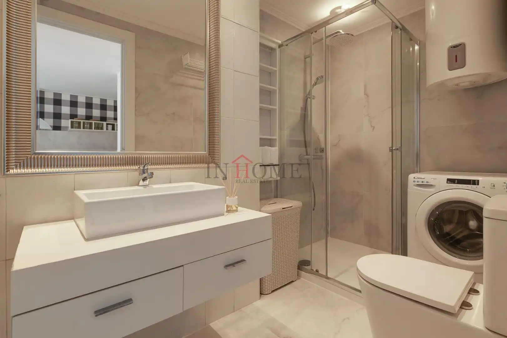 Baño de Apartamento en venta en Benidorm con Terraza, Amueblado y Piscina comunitaria