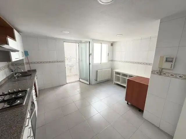 Küche von Wohnung zur Miete in Murcia mit Klimaanlage und Abstellraum