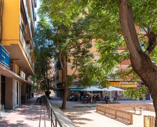 Vista exterior de Pis en venda en  Barcelona Capital amb Jardí privat i Balcó