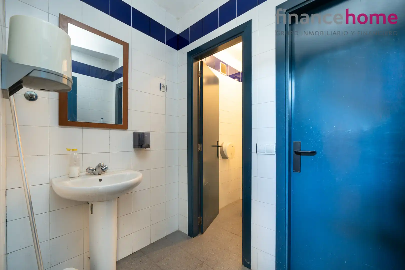 Bathroom of Industrial buildings for sale in Fuenlabrada  with Heating and Alarm