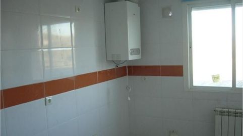 Foto 5 de Casa adosada de alquiler en Avenida Valdecarriches, 35, El Carpio de Tajo, Toledo