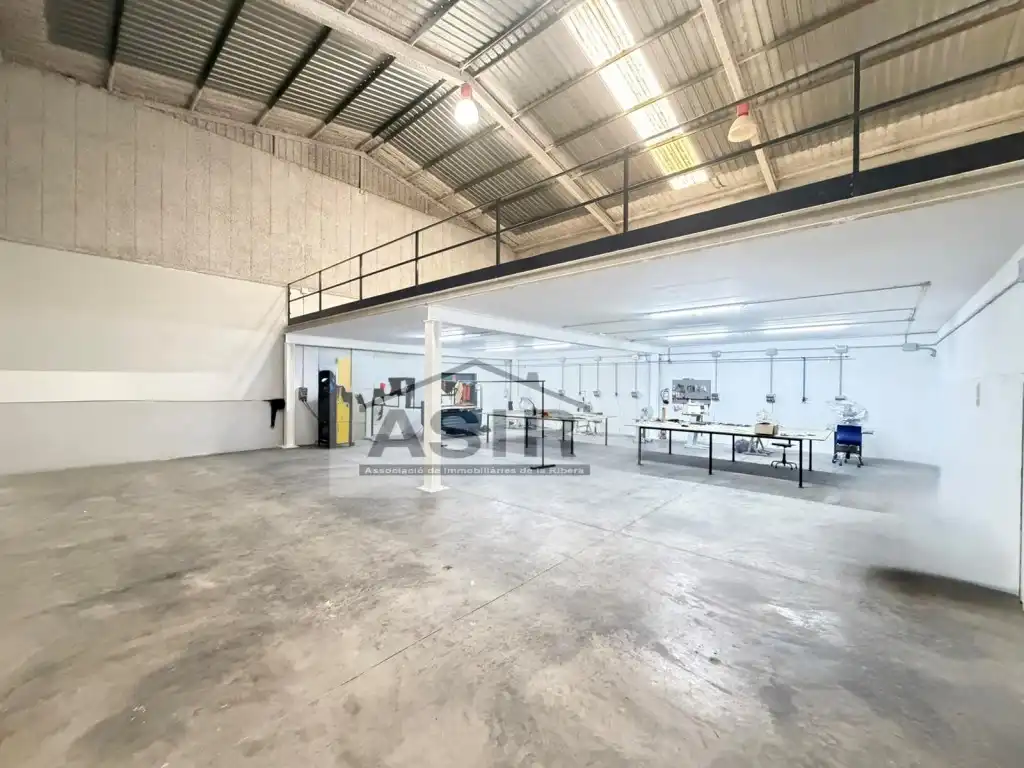 Nave industrial in vendita a Avenida Drets Humans, imagen 6