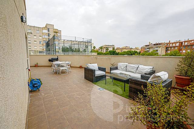 Piso en Venta en El Cónsul - Ciudad Universitaria - El Romeral