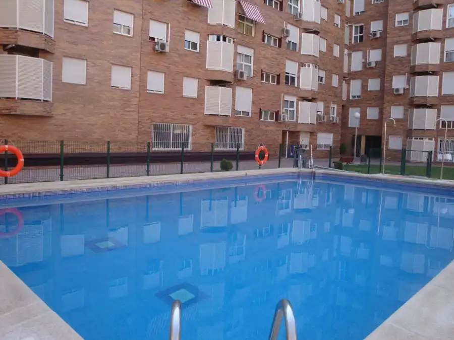 Piso con piscina en venta en Calle de Berrocal, imagen 2