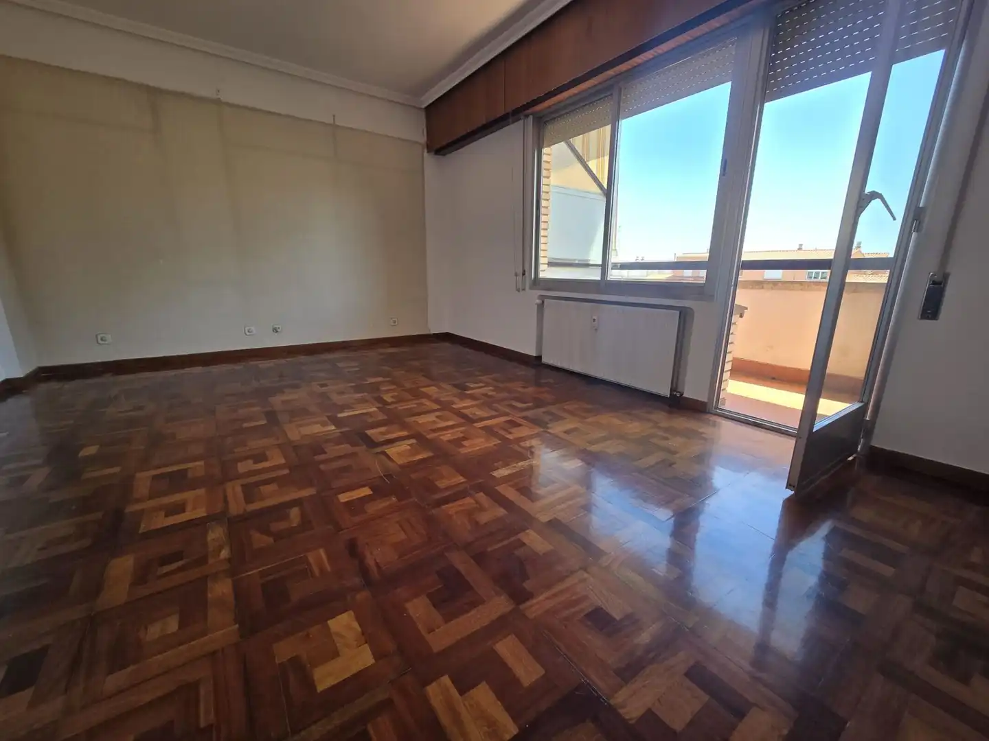 Sala d'estar de Àtic en venda en  Logroño amb Aire condicionat, Calefacció i Terrassa