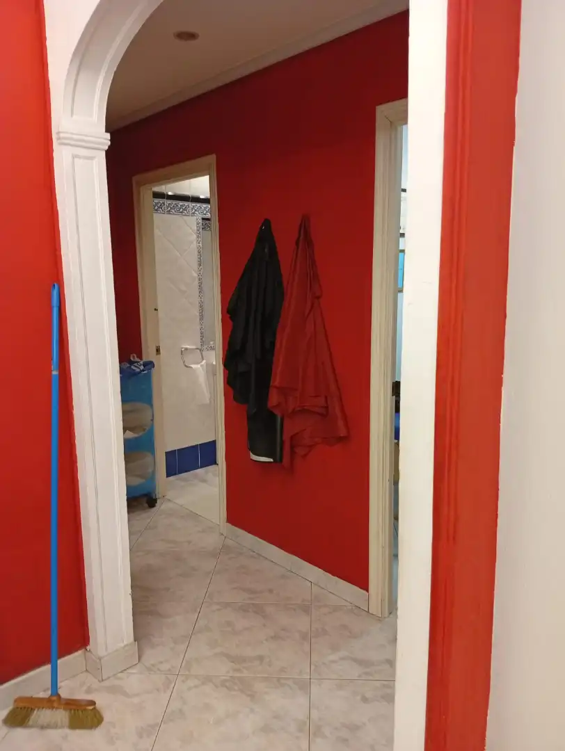Bany de Local en venda en Gijón  amb Calefacció i Moblat