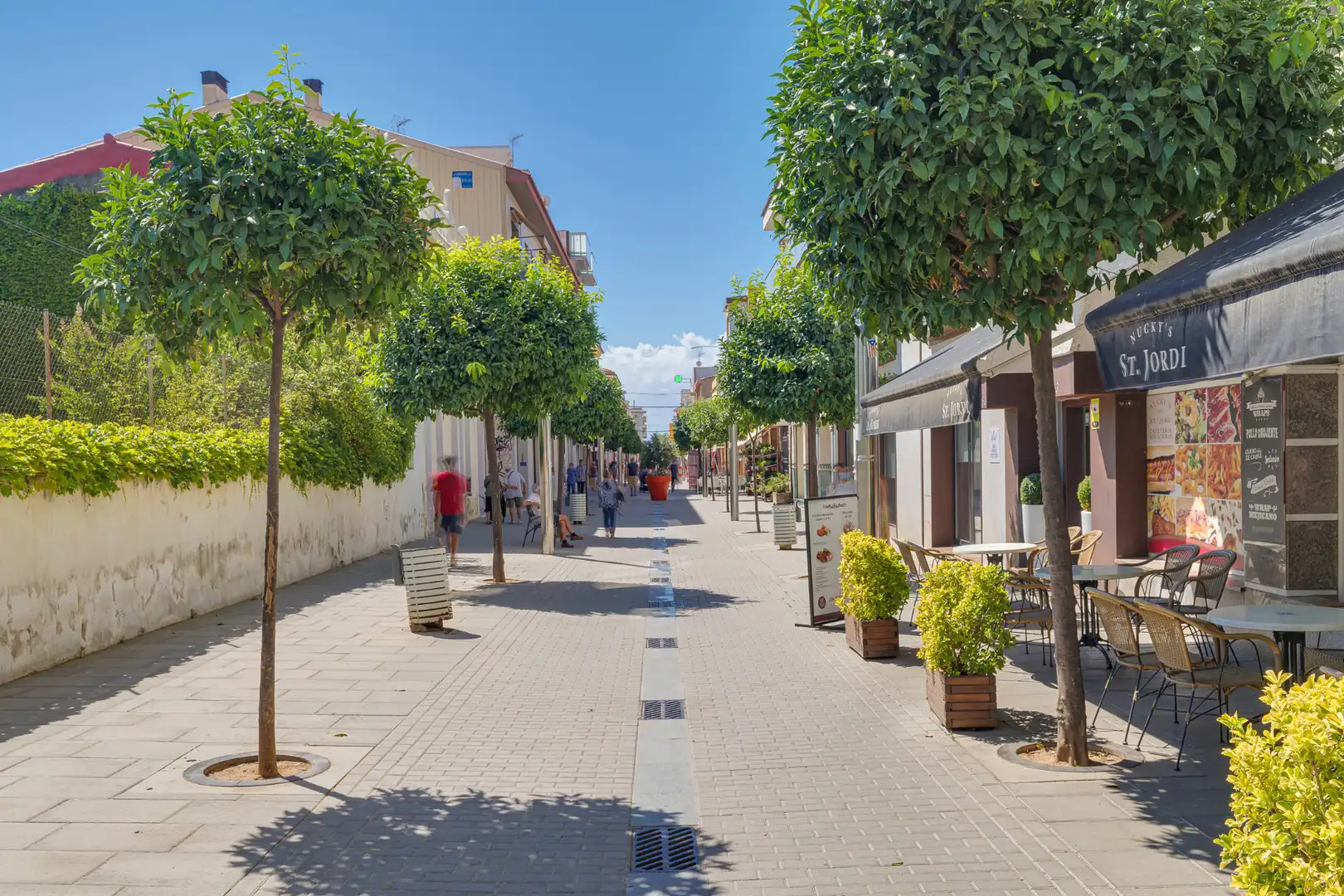 Vista exterior de Piso en venta en Pineda de Mar con Calefacción, Balcón y Piscina comunitaria