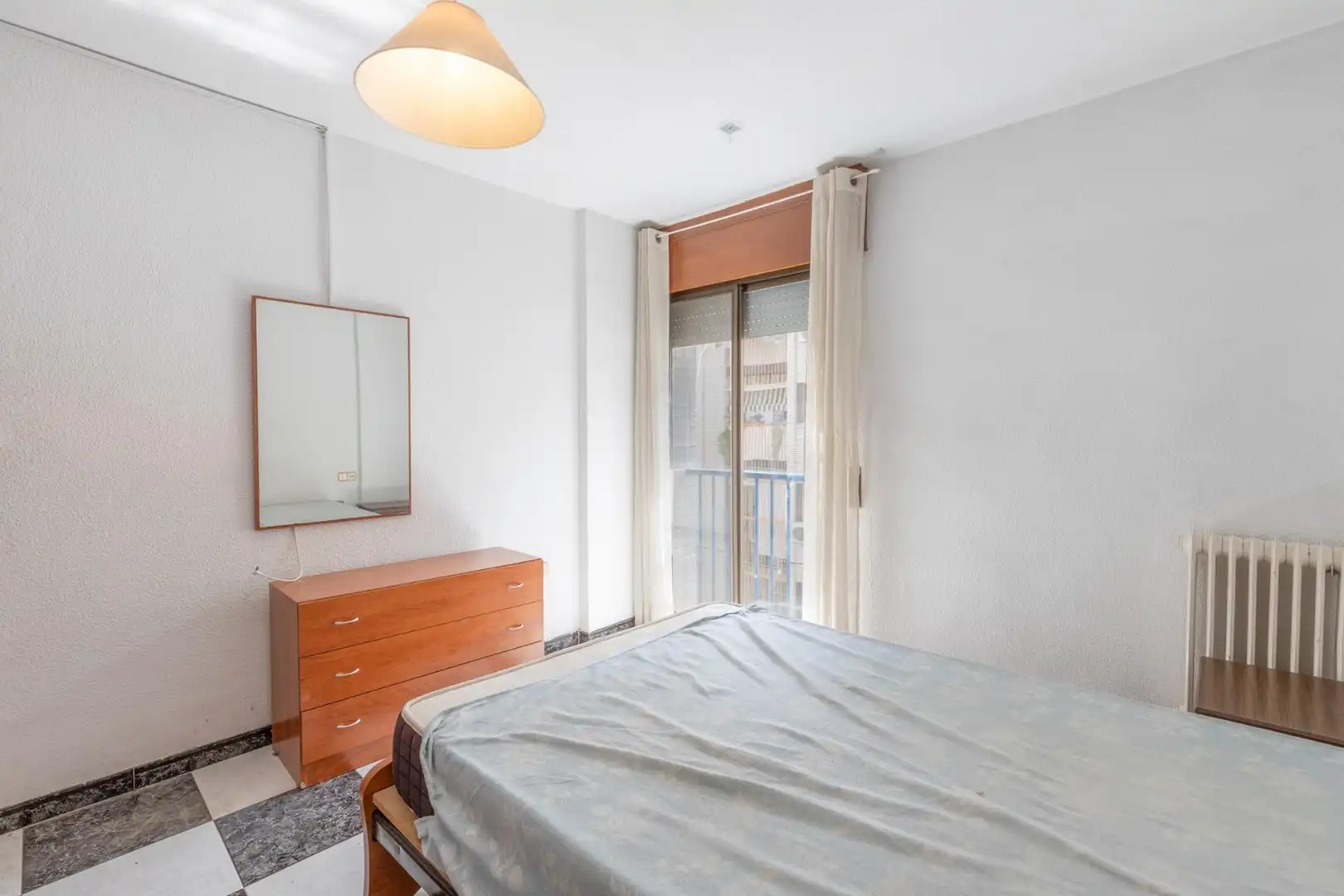 Habitación de Piso en venta en Granada con Aire acondicionado, Calefacción y Balcón
