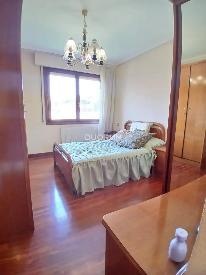 Habitación de Ático en venta en Barakaldo  con Calefacción, Terraza y Trastero