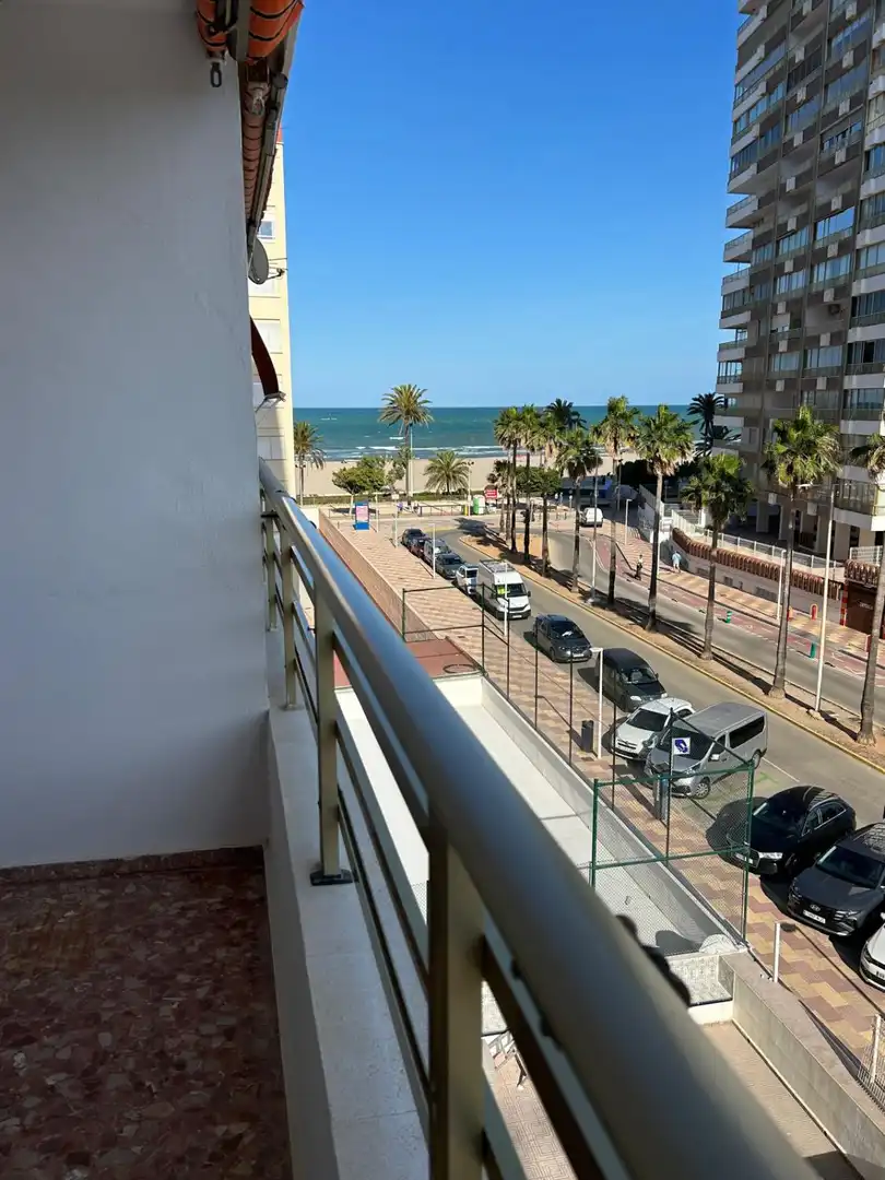Vista exterior de Apartamento de alquiler en Cullera con Terraza, Amueblado y Piscina comunitaria