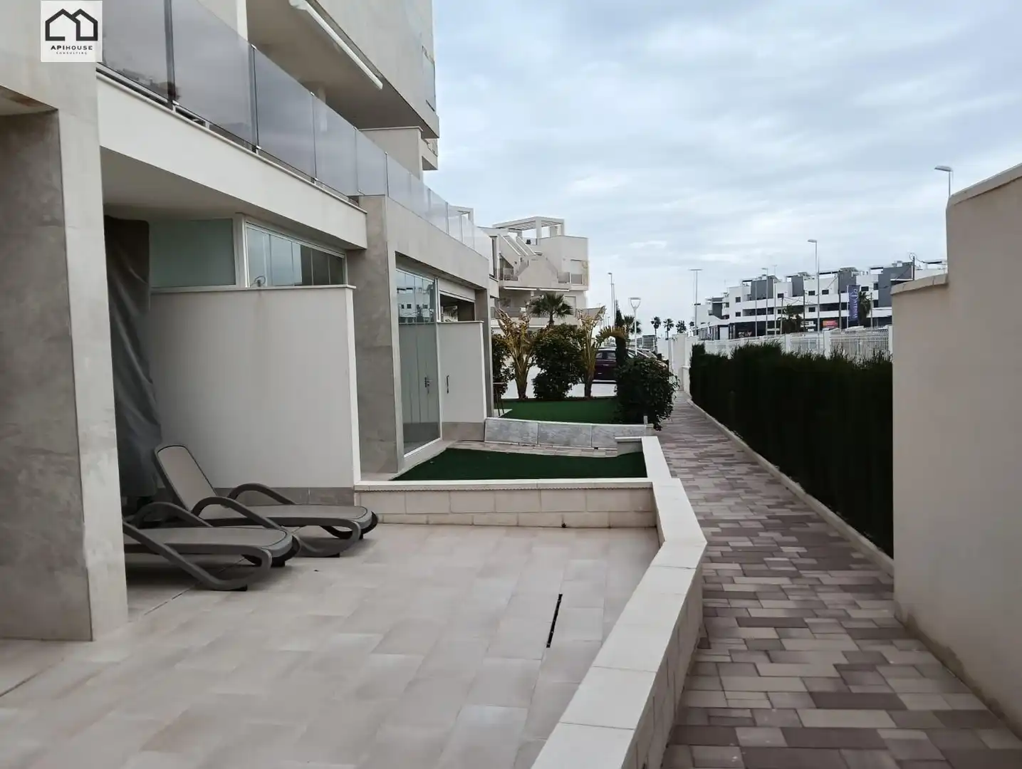 Terrassa de Casa o xalet en venda en Guardamar del Segura amb Aire condicionat, Jardí privat i Terrassa