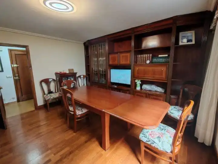 Comedor de Piso en venta en Vigo  con Trastero y Balcón