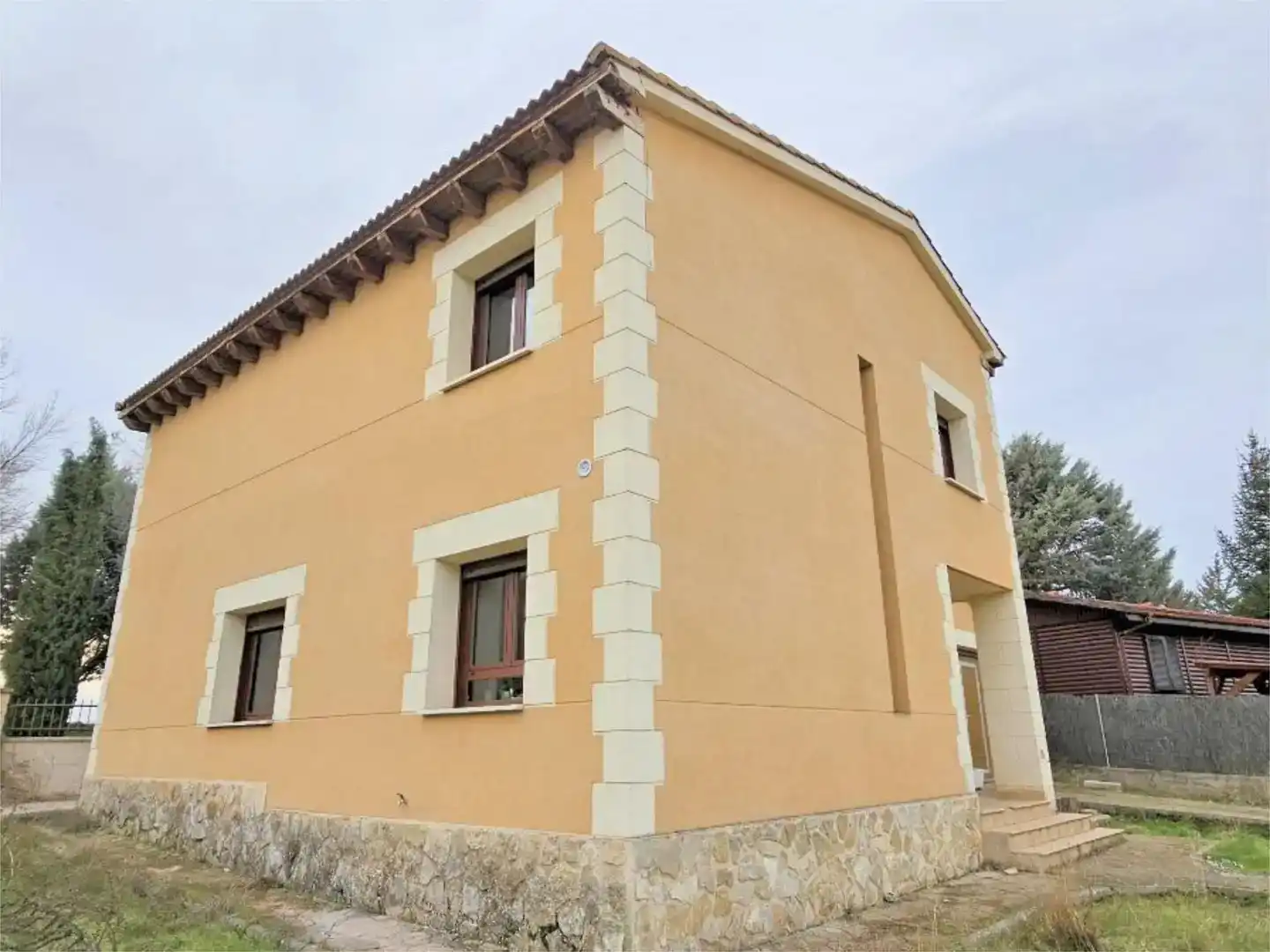 Vista exterior de Pis en venda en Campo de San Pedro amb Jardí privat