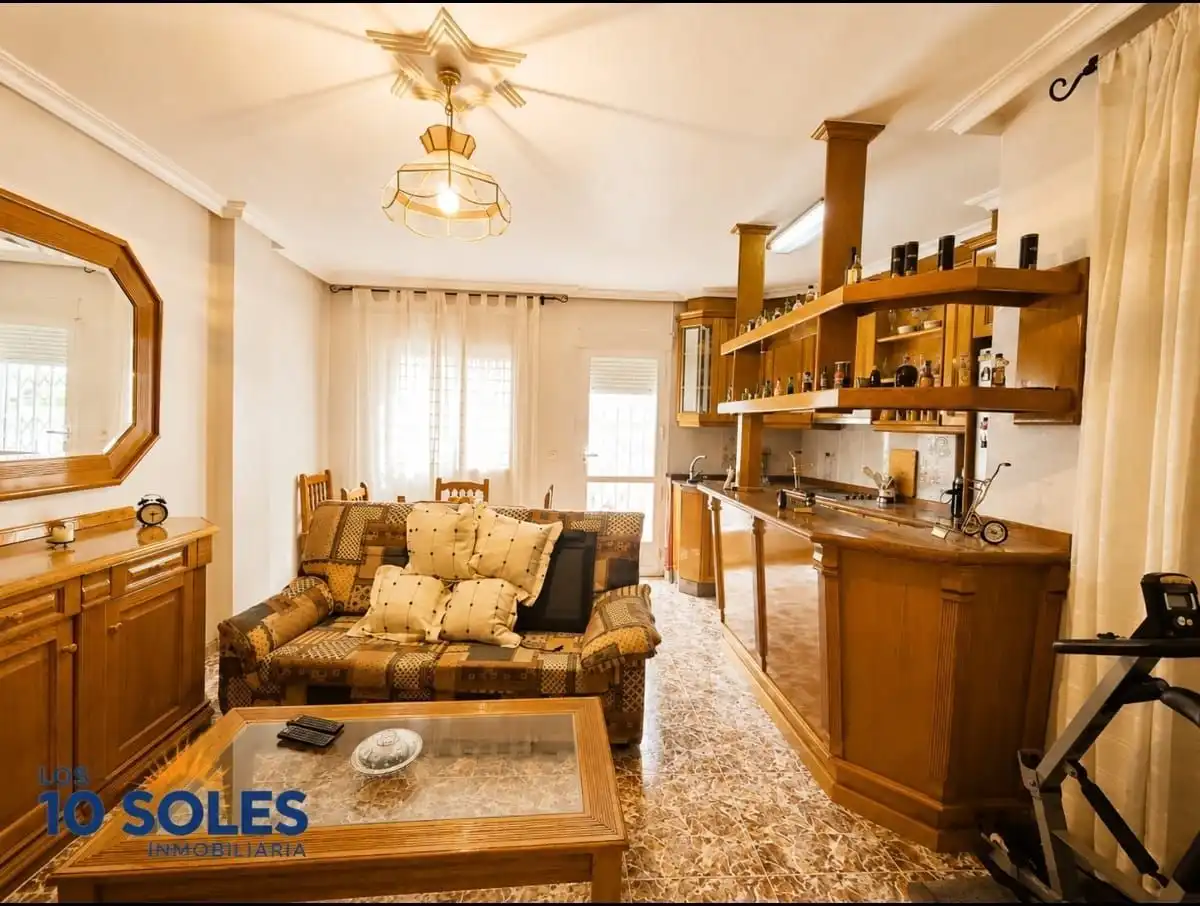 Sala d'estar de Pis de lloguer en Orihuela amb Calefacció, Terrassa i Moblat