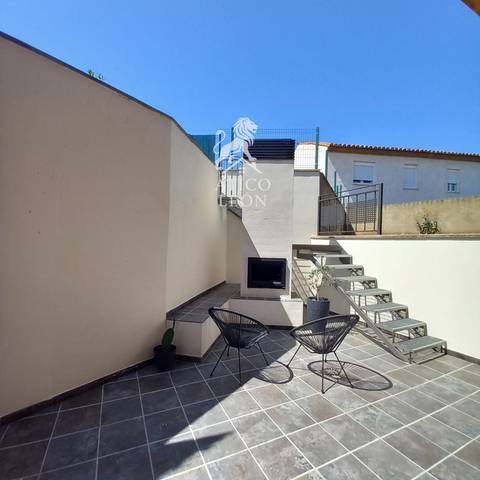 Casa adosada en Venta en Constitución en Santovenia de la Valdoncina