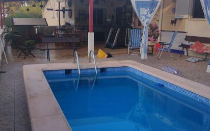 Piscina de Casa o xalet en venda en Orihuela amb Aire condicionat, Jardí privat i Terrassa