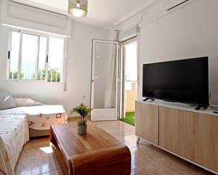 Sala d'estar de Pis de lloguer en Torrevieja amb Aire condicionat, Calefacció i Terrassa