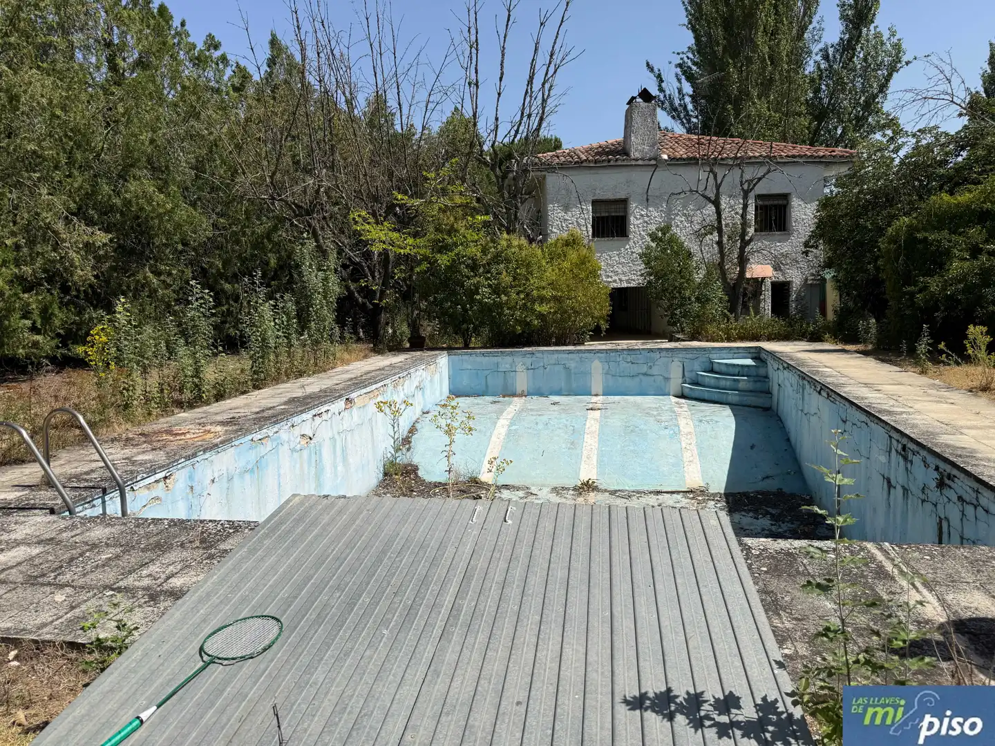 Piscina de Casa o xalet en venda en Cubillas de Santa Marta amb Jardí privat, Terrassa i Traster