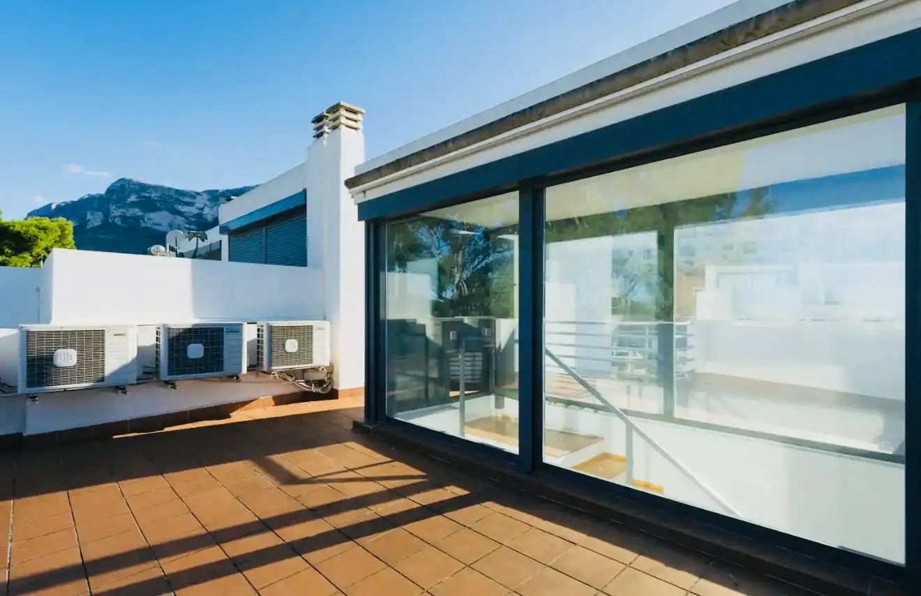 Terrasse von Einfamilien-Reihenhaus zum Verkauf in Dénia mit Klimaanlage, Heizung und Terrasse
