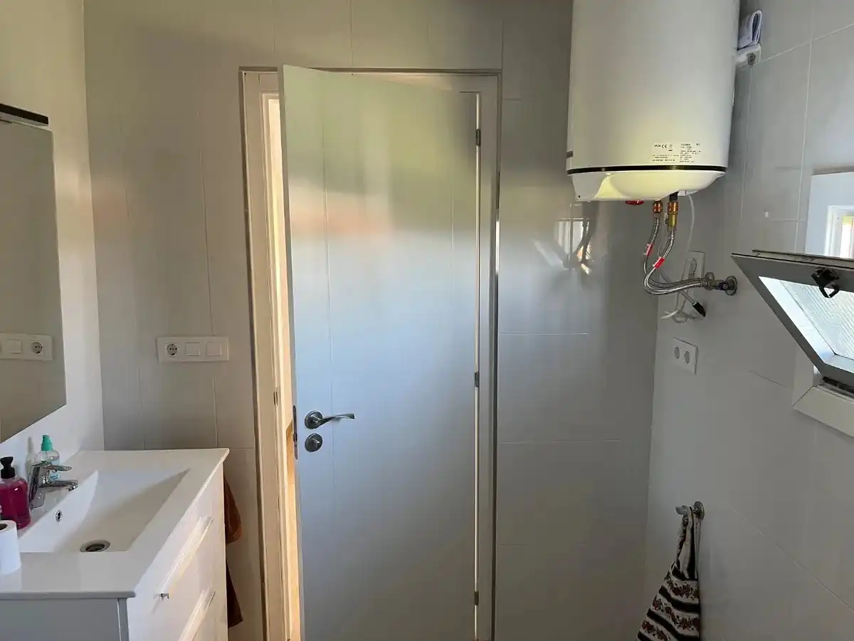 Badezimmer von Grundstücke zur Miete in Cambre 