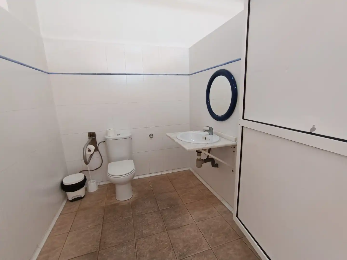 Bany de Pis en venda en Sevilla amb Aire condicionat, Jardí privat i Terrassa