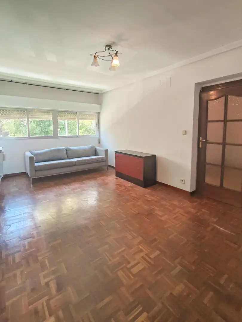 Sala de estar de Piso en venta en Madrid con Calefacción y Parquet