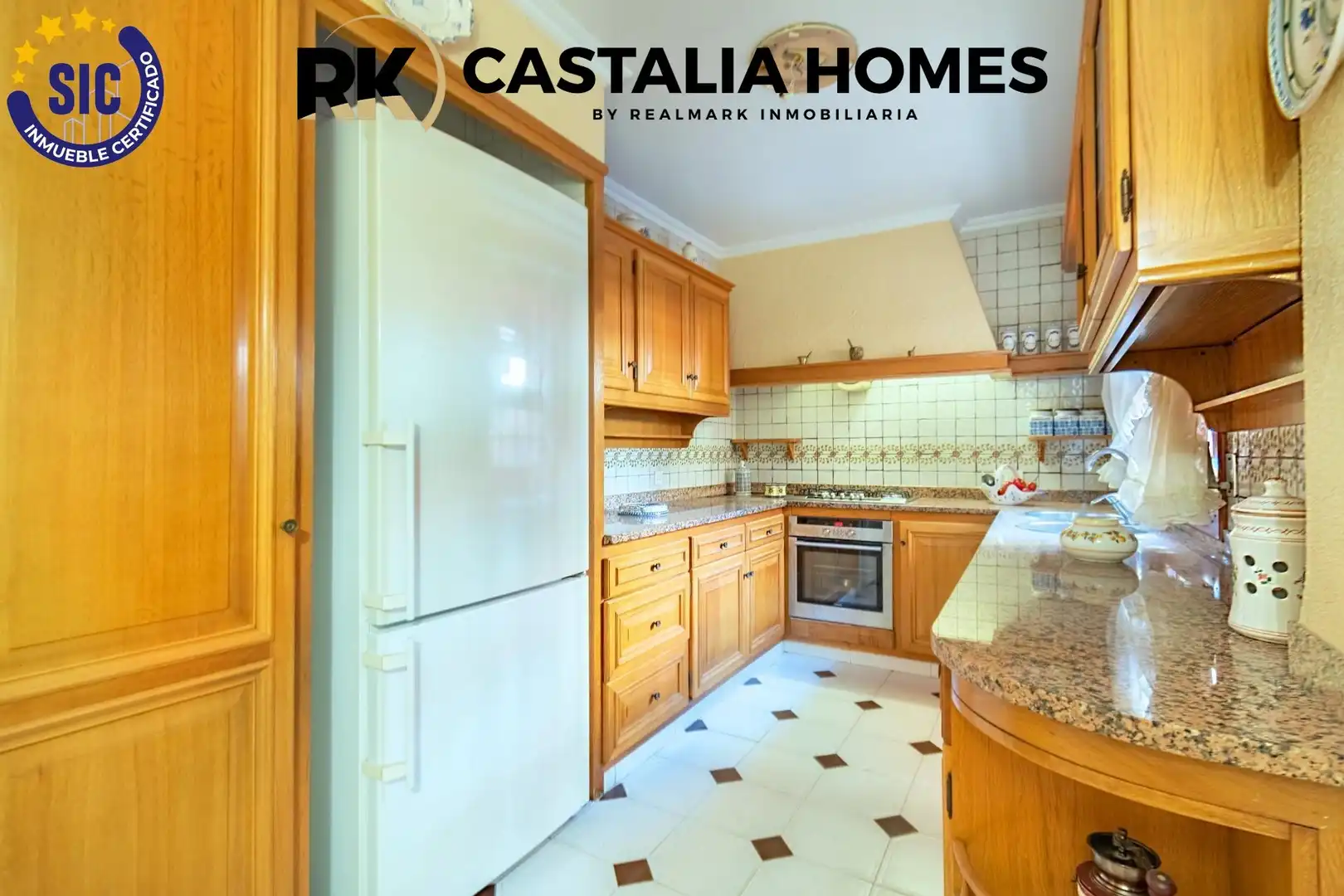 Cocina de Casa o chalet en venta en Castellón de la Plana / Castelló de la Plana con Calefacción, Jardín privado y Parquet