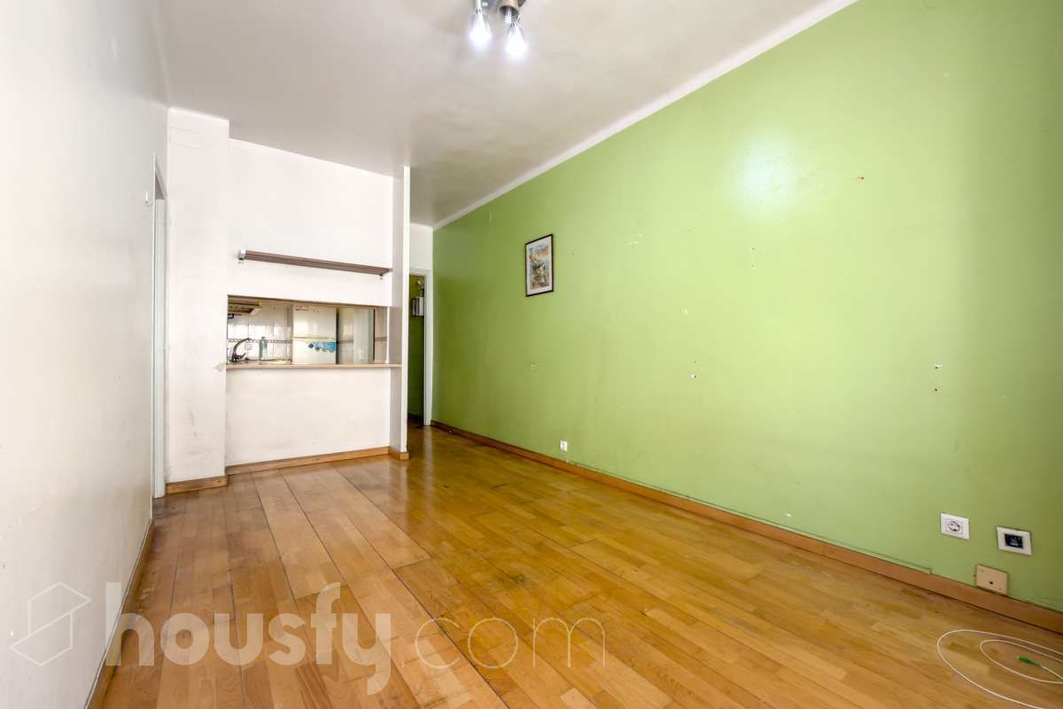 Sala d'estar de Pis en venda en  Barcelona Capital amb Parquet