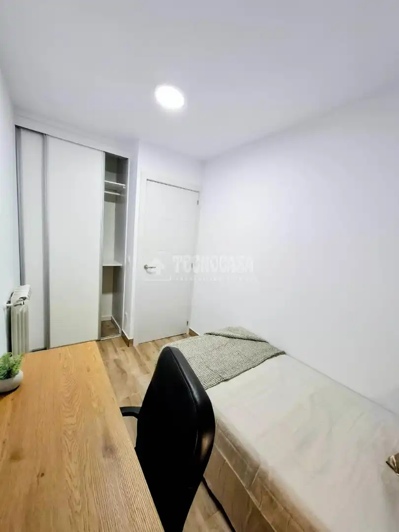 Habitación de Piso en venta en Madrid con Calefacción