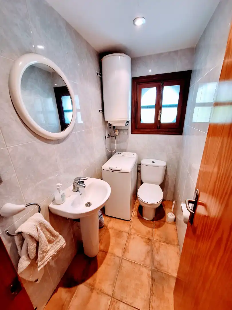 Baño de Casa adosada en venta en Benicasim / Benicàssim con Terraza, Amueblado y Balcón