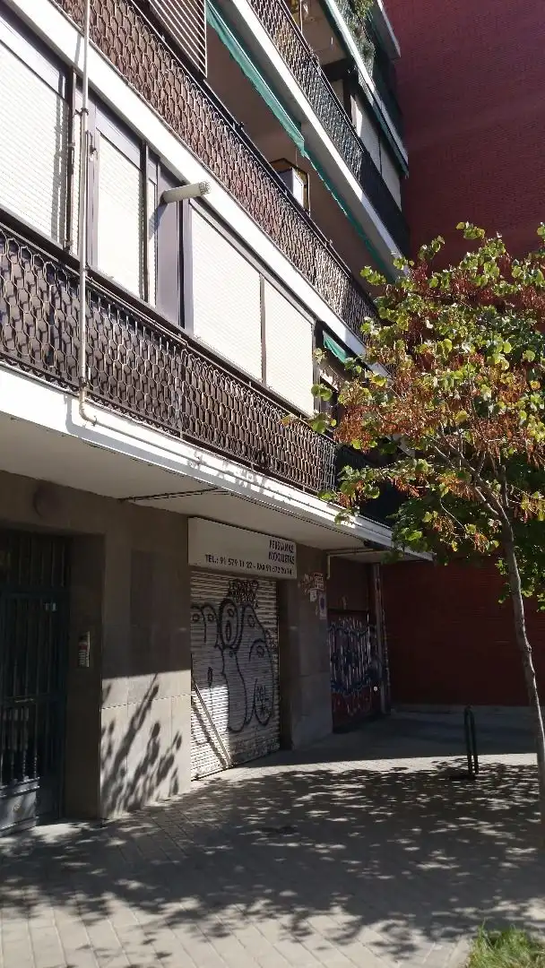 Garage for sale in N/A, Valdeacederas