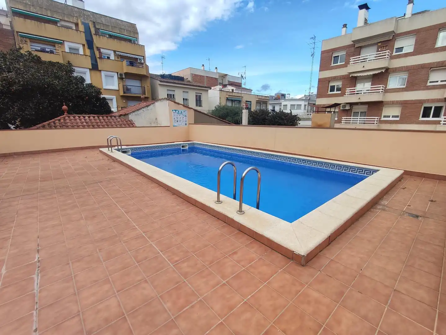 Piscina de Piso en venta en Pineda de Mar con Aire acondicionado, Calefacción y Terraza